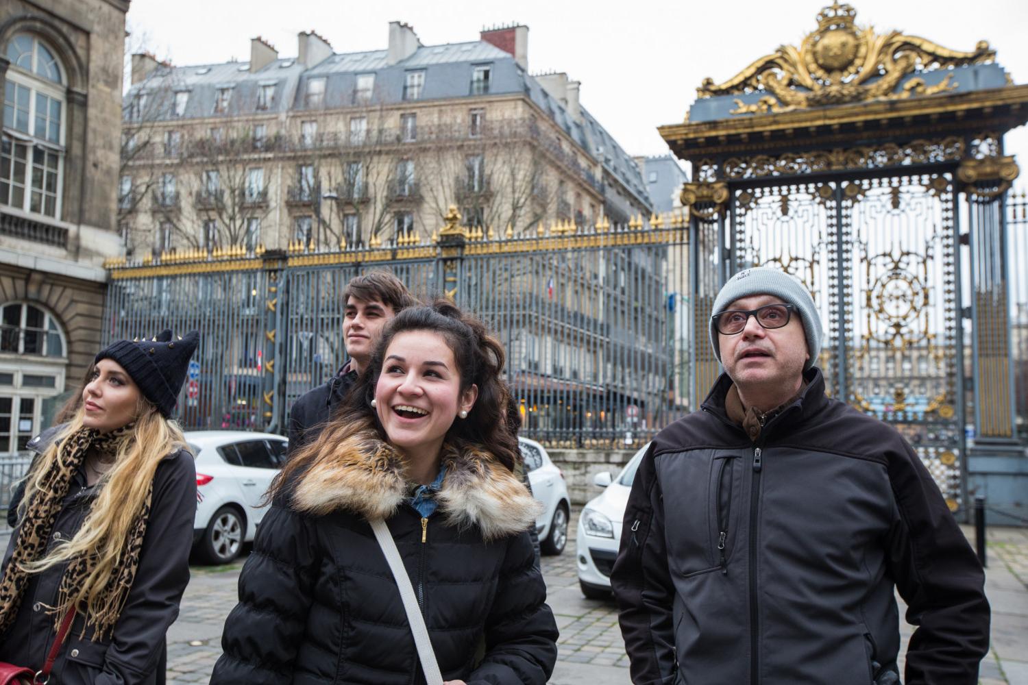 <a href='http://j6as.ngskmc-eis.net'>全球十大赌钱排行app</a>学院法语教授Pascal Rollet带领学生们到巴黎游学.